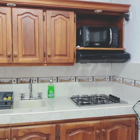 Habitacion Privada En Jardin Cerca Al Parque Hotel Buitenkant foto