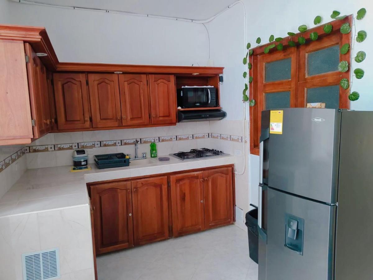 Habitacion Privada En Jardin Cerca Al Parque Hotel Buitenkant foto